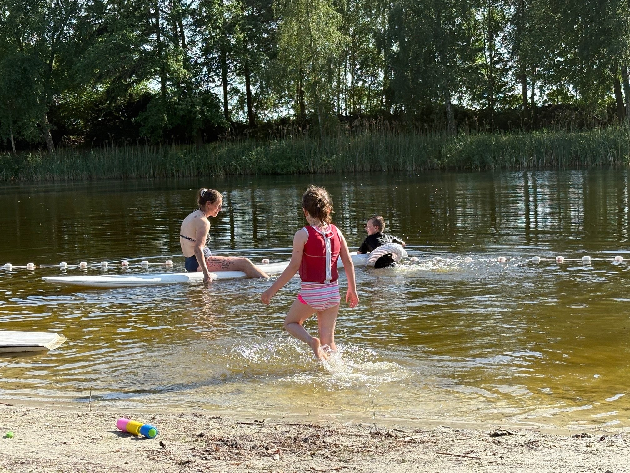 Zwemplas met strandje